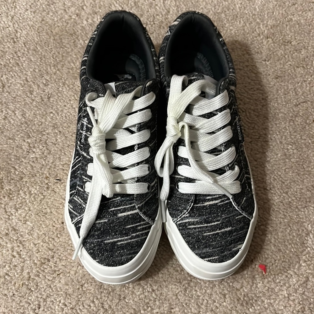 New Rocket Dog Canvas Sneakers Size 7